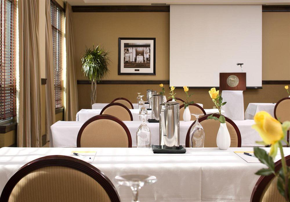 Sheraton Hotel Minneapolis Midtown מראה חיצוני תמונה