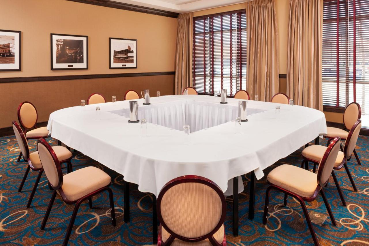 Sheraton Hotel Minneapolis Midtown מראה חיצוני תמונה